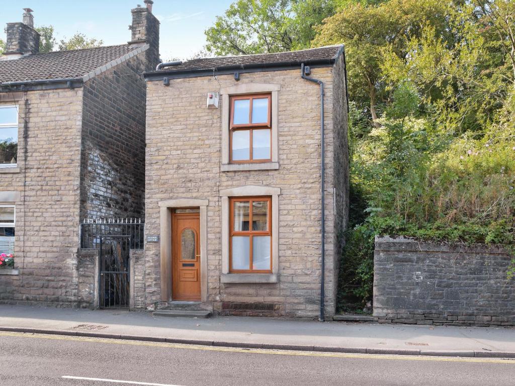 Hillside Cottage, Glossop