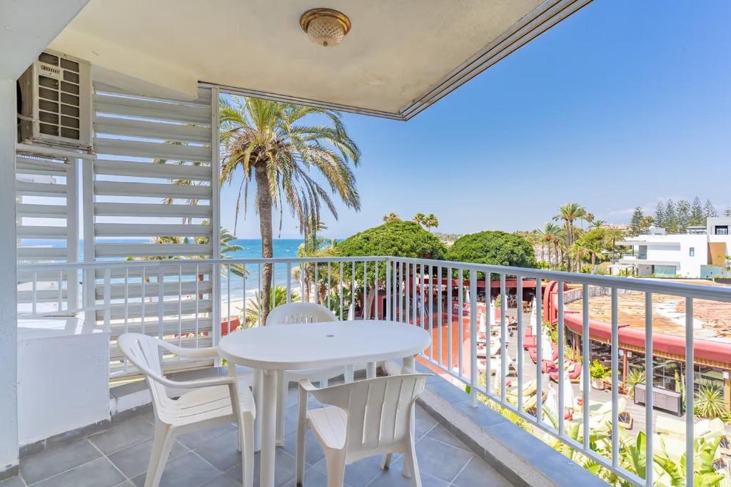 Lovely beachfront apartment Puerto Banus Marbella - 2