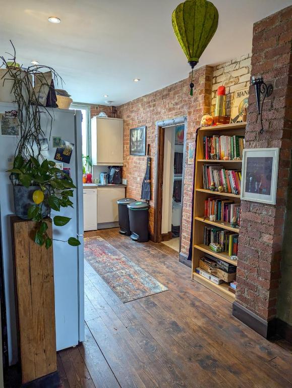 Creative Warehouse Conversion & Plant Haven, London
