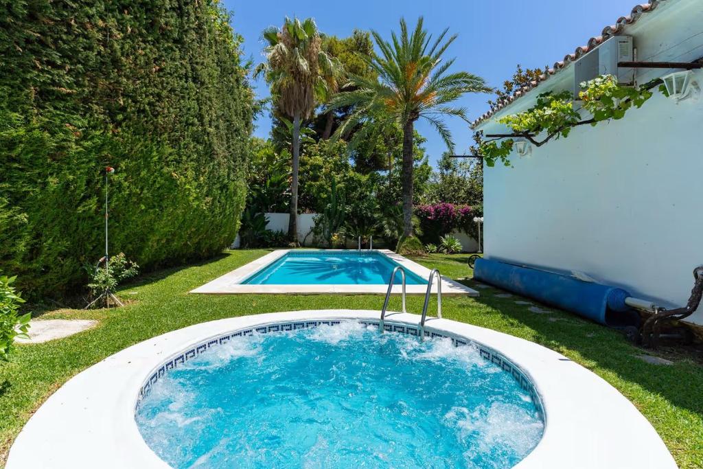 Beautiful Villa La Caracola heated pool Puerto Banus Marbella - 4