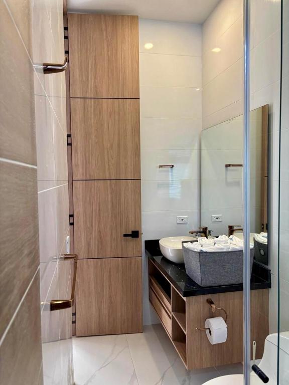 Lakefront Villa with Private Dock, Pool & Jacuzzi - 4