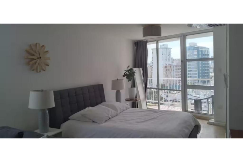 Ocean and City View Beach-Block Studio - Pool Access, San Juan