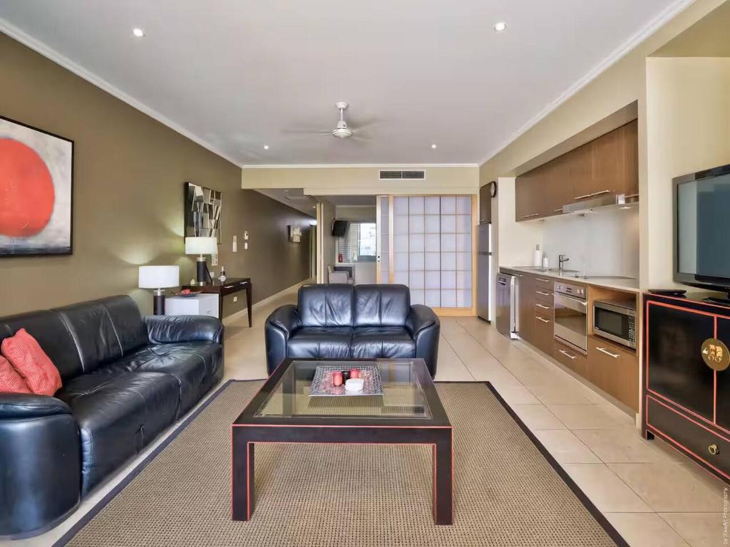 Coastal Escape - 2BR plus Pool and Spa, Urangan