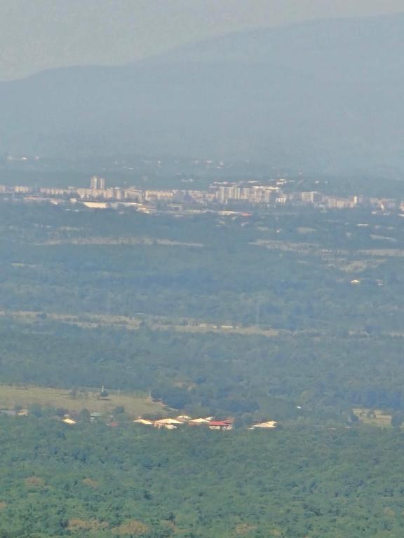 Near the Mountain, Bagdatʼi