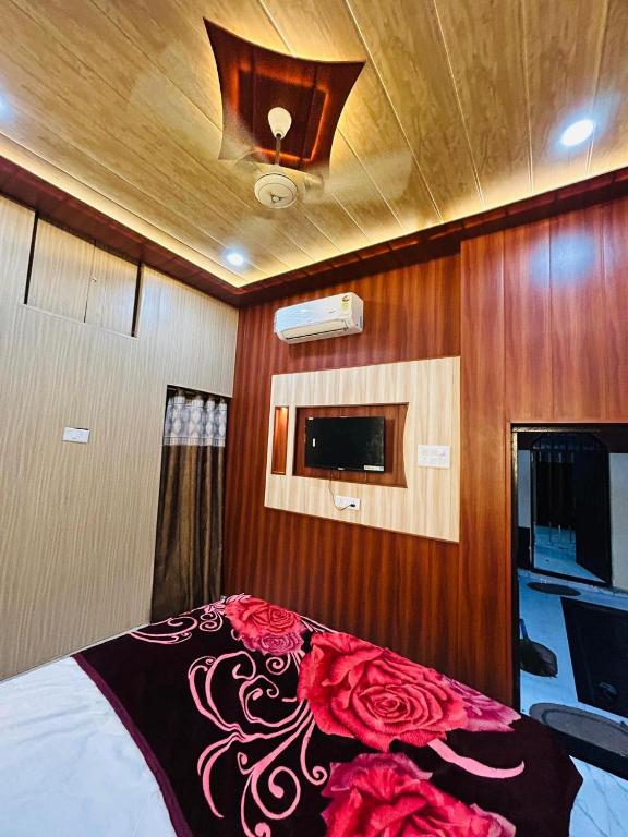 Sky Rooms & Cafe, Mughal Sarāi