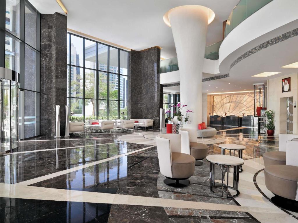 모벤픽 호텔 아파트먼트의 야외 수영장