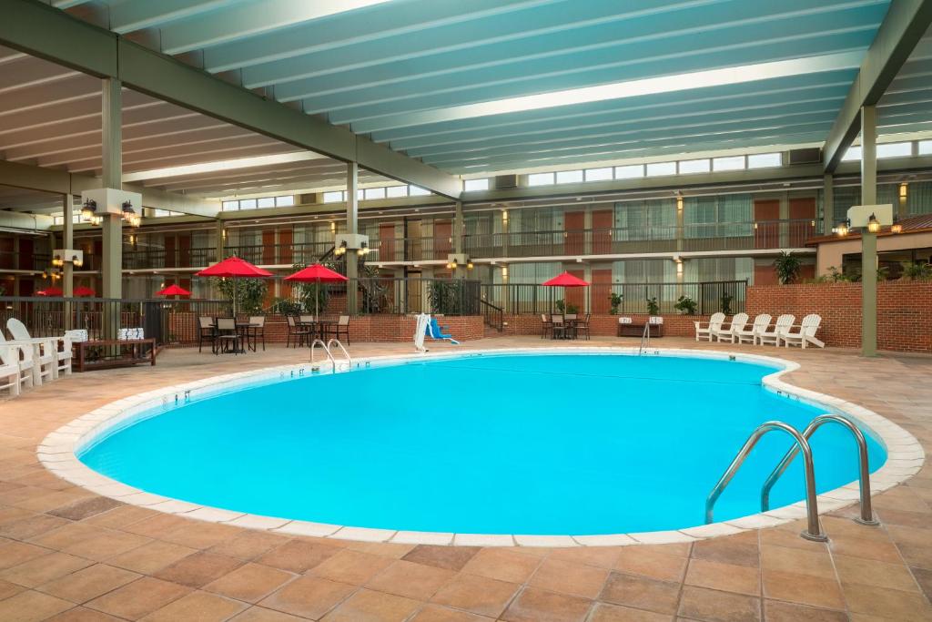 Ramada by Wyndham Indiana photo
