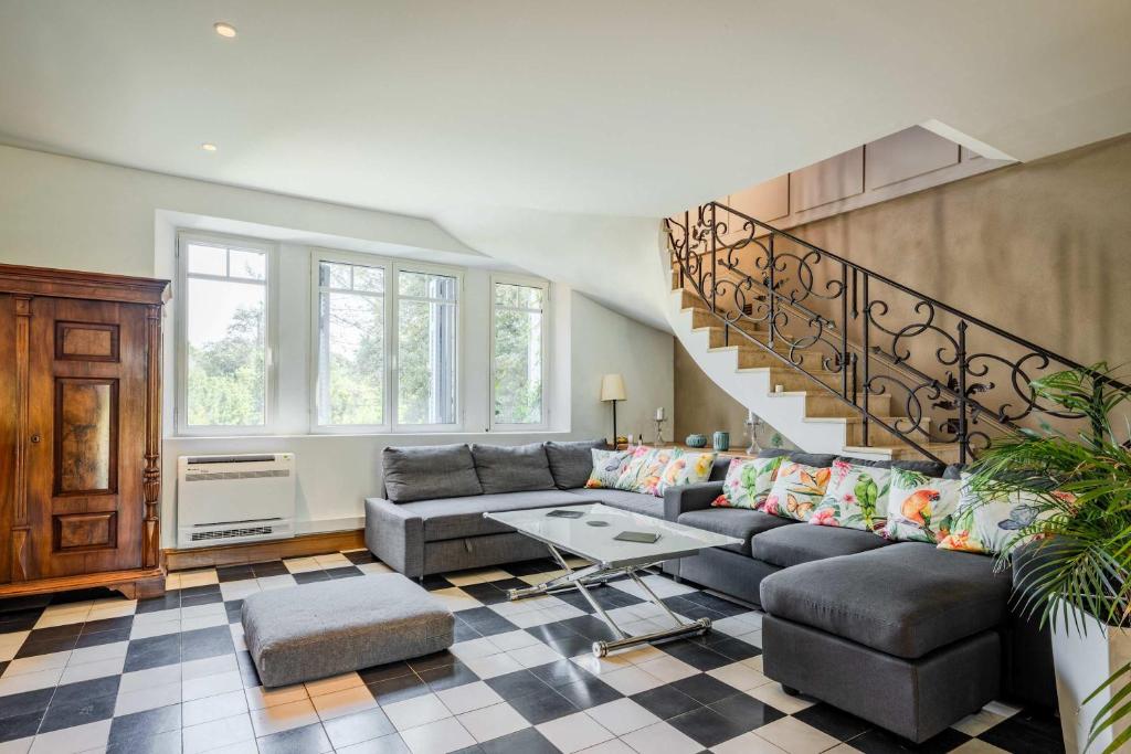 Maison de Charme au Cœur d'un Écrin de Verdure - 5