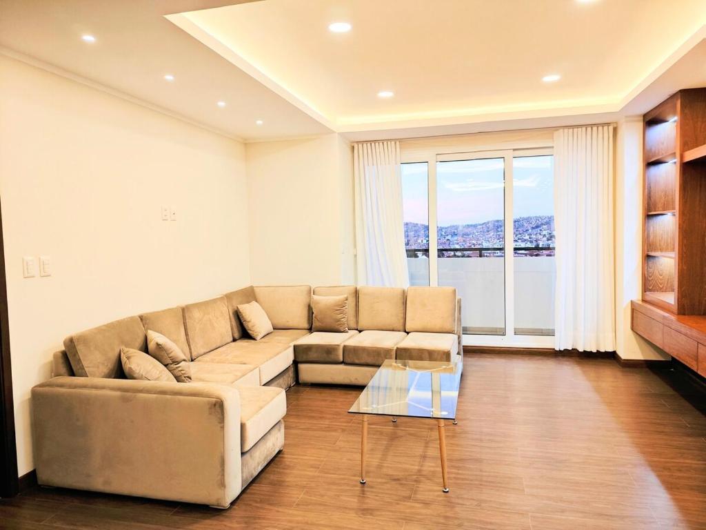 Fantastico, con balcones y bellas vistas - 1