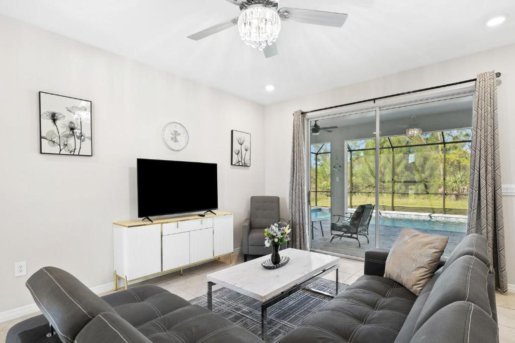 Newer Built-Close to the Beach, Port Charlotte