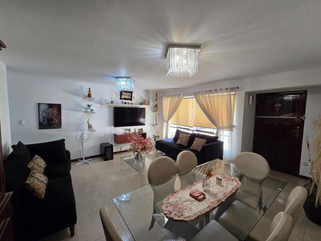 Completo, Moderno y Confortable Departamento - 2