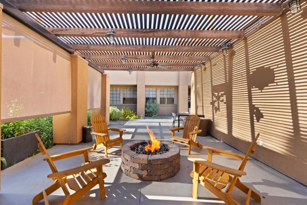 グリーンツリー イン フェニックス スカイ ハーバー (GreenTree Inn Phoenix Sky Harbor) 館内設備