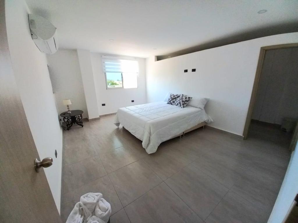 APARTAMENTO CENTRO BAHIA SANTA MARTA In - 2