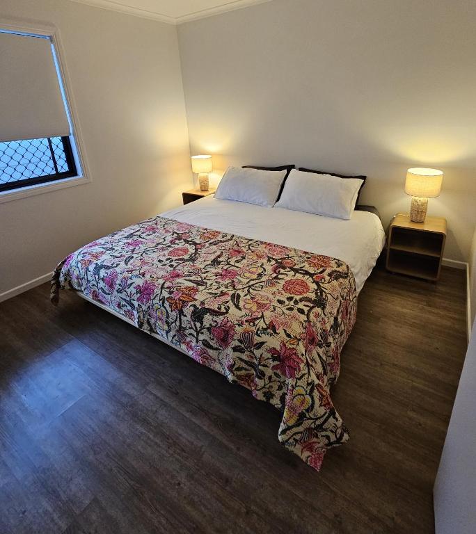 Self-Contained 2BR Guest Suite with On-site Parking, Rochedale South