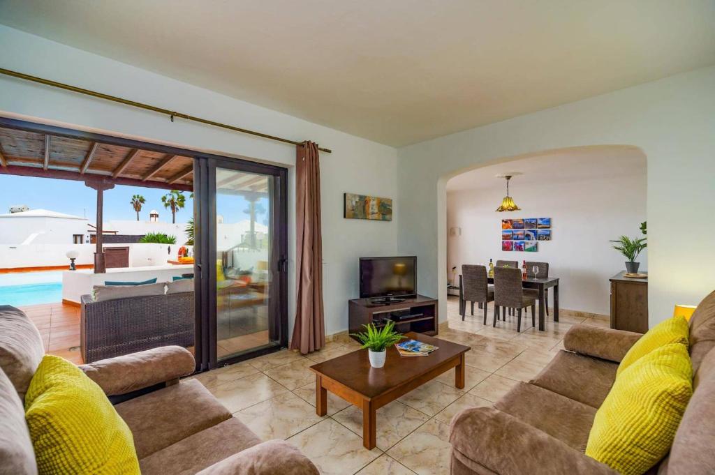 Villa Cielos by Villa Plus - 5