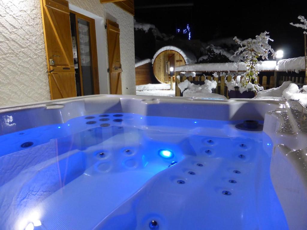 Aubier Confort Spa Chalet Domaine du Fraizier - 3