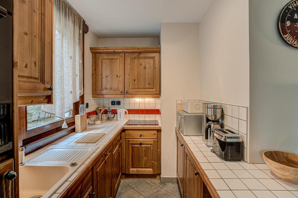 Apartment Staddon, Alpes Agency, Central Chamonix, Sleeps 4-6 - 3