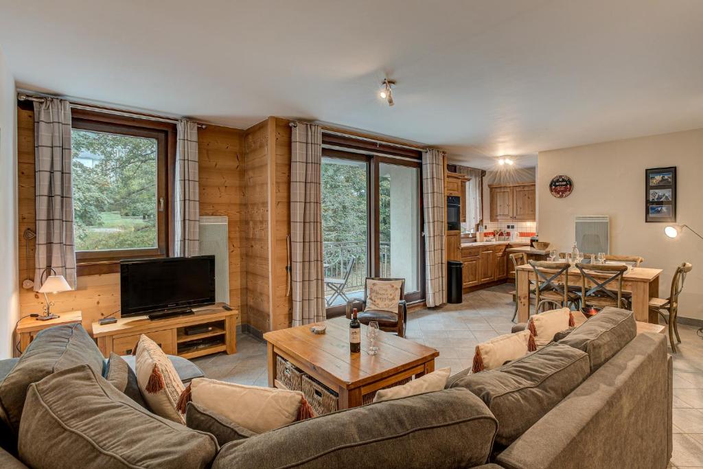 APARTMENT STADDON - Alpes Travel - Central Chamonix - Sleeps 4-6, Chamonix-Mont-Blanc