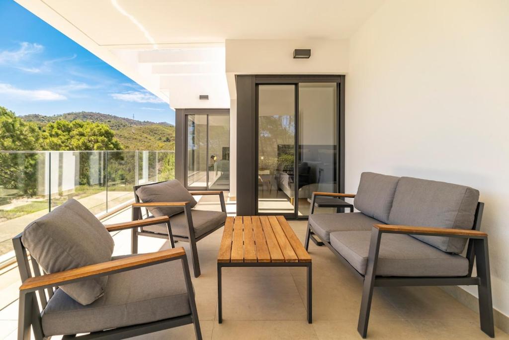 Deluxe Flat Surrounded by Nature - 4