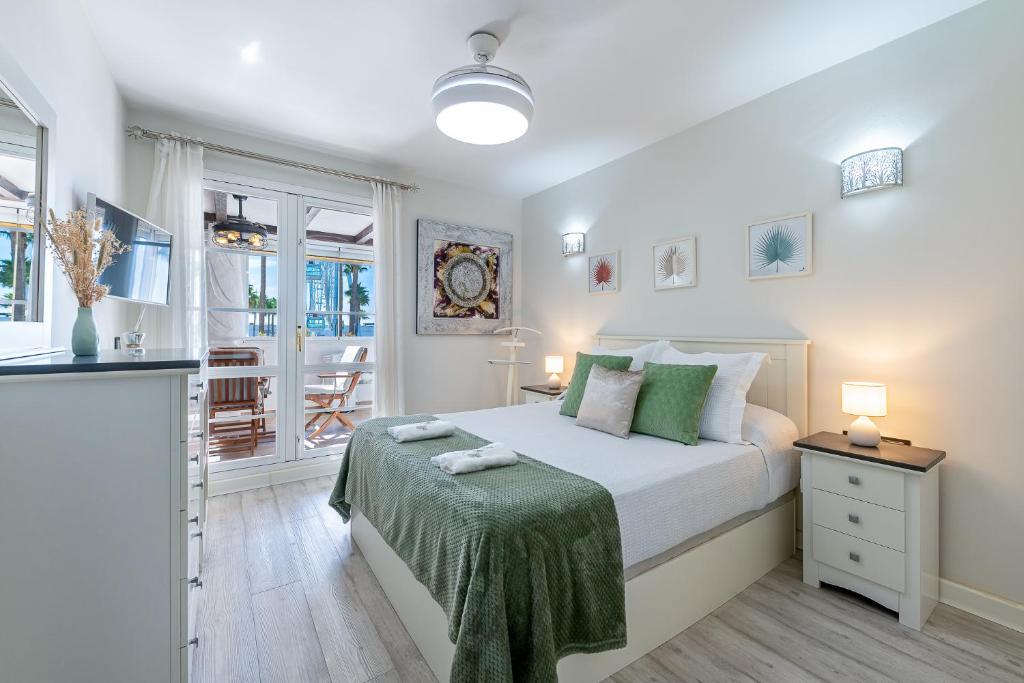 Puerto Marina Terrace Apartment, 1 min from the BEACH - 1