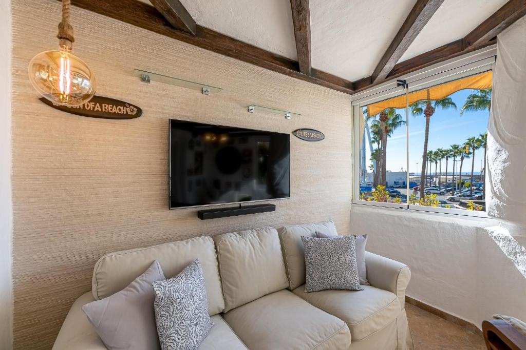 Puerto Marina Terrace Apartment, 1 min from the BEACH - 4
