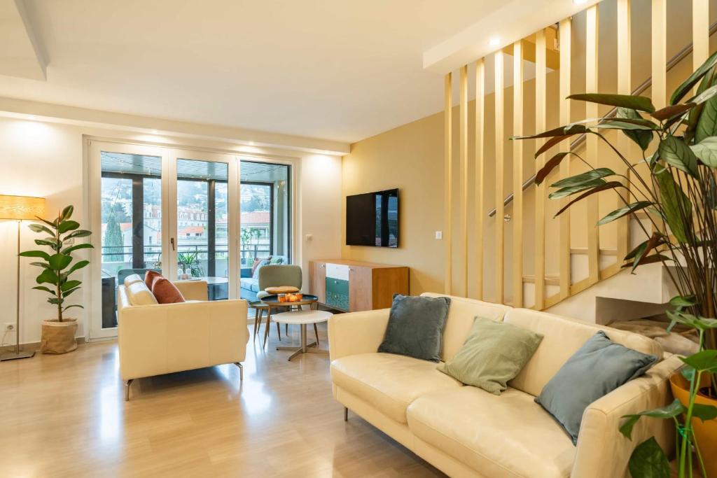 Beautiful two bedroom duplex apartment - 2