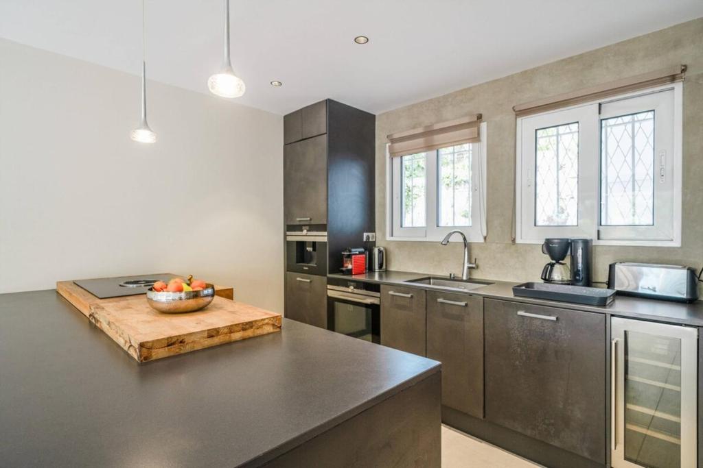 Wonderful 2 bedroom in the old Suquet - 5