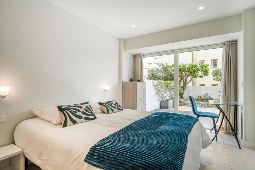 Wonderful 2 bedroom in the old Suquet - 3