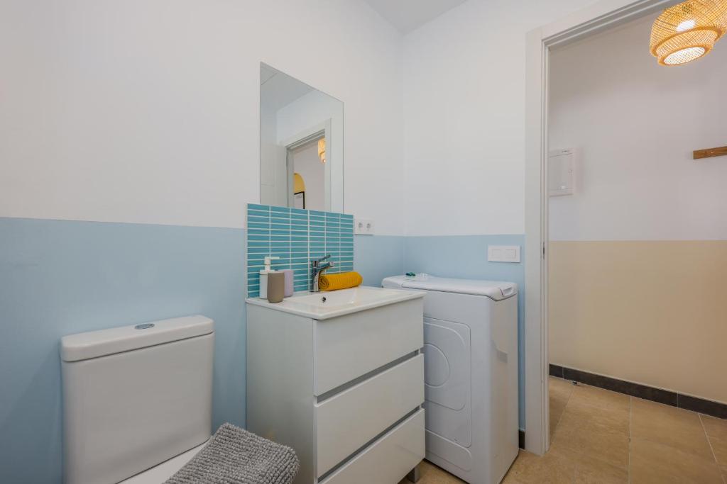 San Fermin, AC, 500Mbps, Parking, 9 mins to Beach - 4