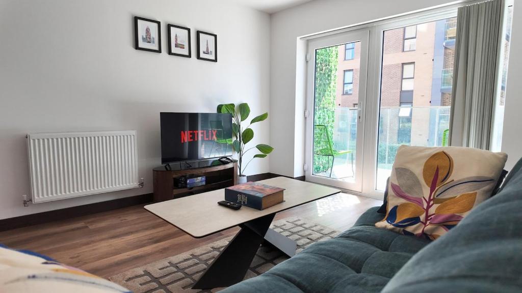 The Ivy Abode, Stylish 2-Bed Apartment Free Parking, Harlow