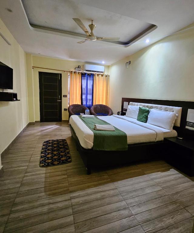 GO-GO Stops Hotel, Jāmb