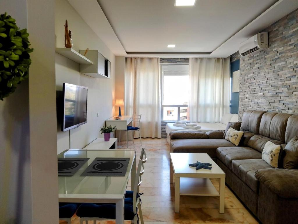 Studio with views, gardens and pool - 1