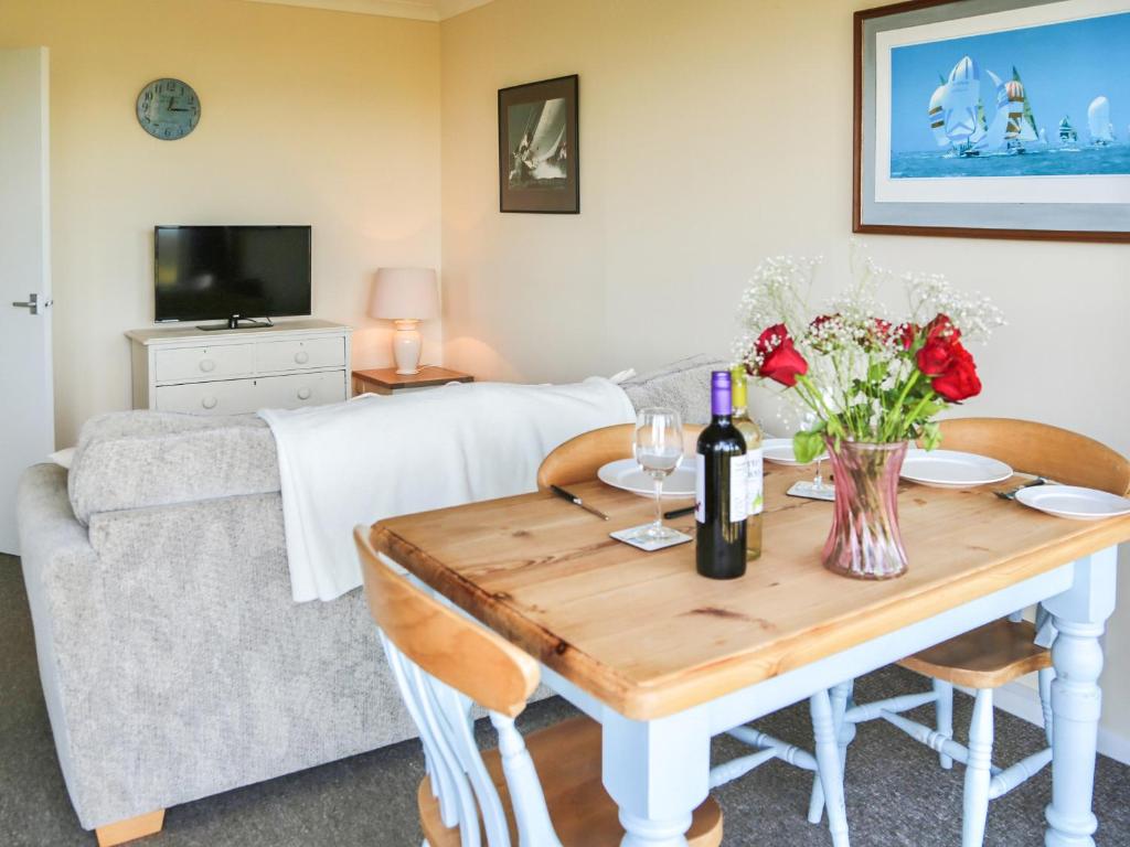 Needles And Winds, Freshwater