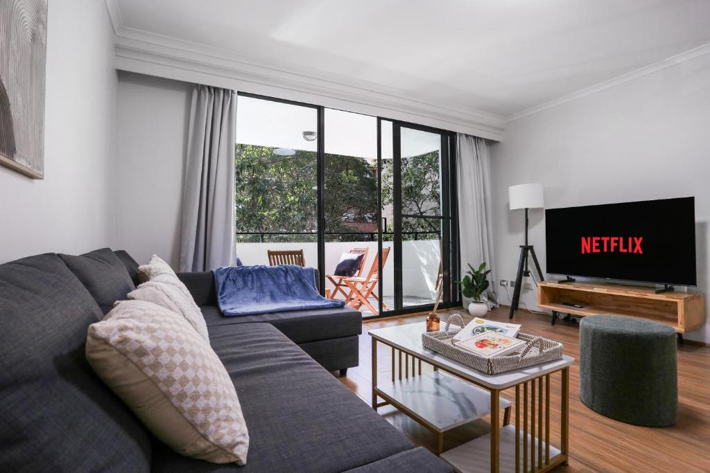 Ultimo NSW - 2 Bedroom Apartment with Balcony, Sydney