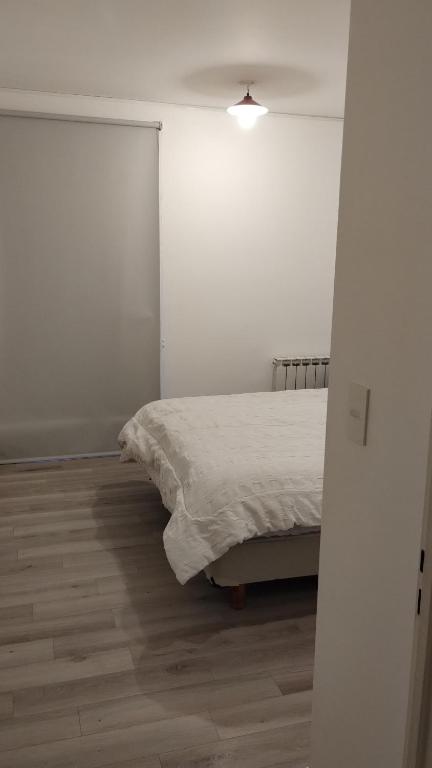Departamento Familiar con Balcón y Estacionamiento Gratuito - 2