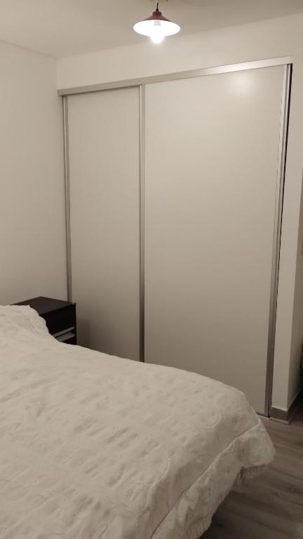 Departamento Familiar con Balcón y Estacionamiento Gratuito - 3