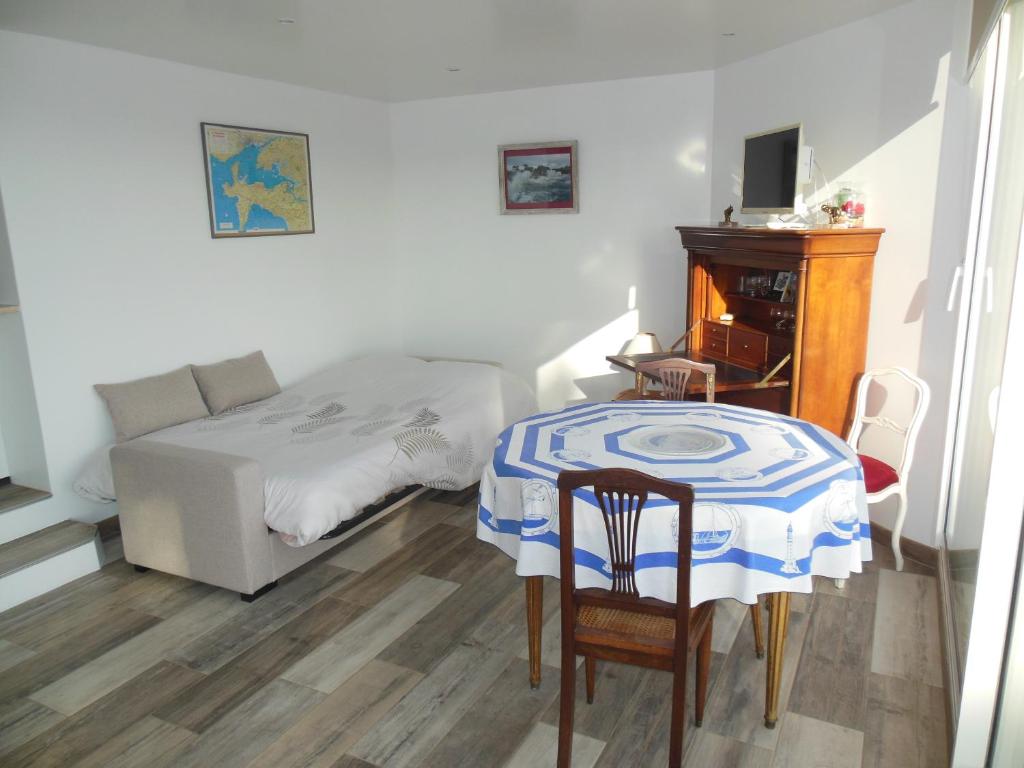 Studio vue mer dans le centre de Crozon, Crozon