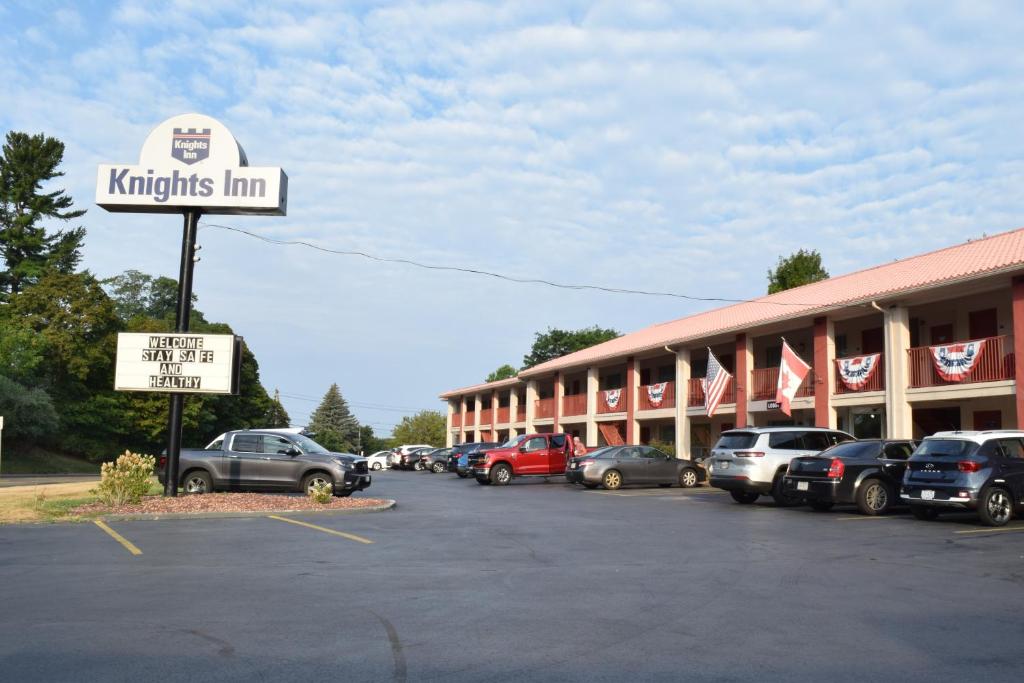 Knights Inn Oswego East, Oswego