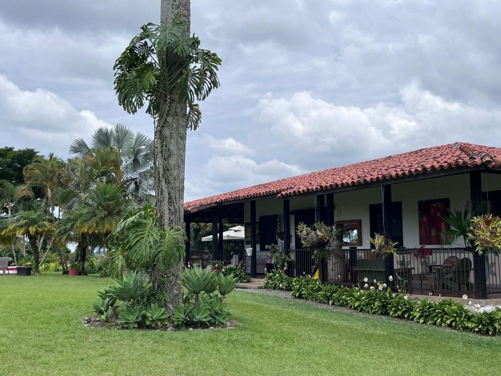 Hermosa Casa Campestre en Montenegro-Quindío - 2