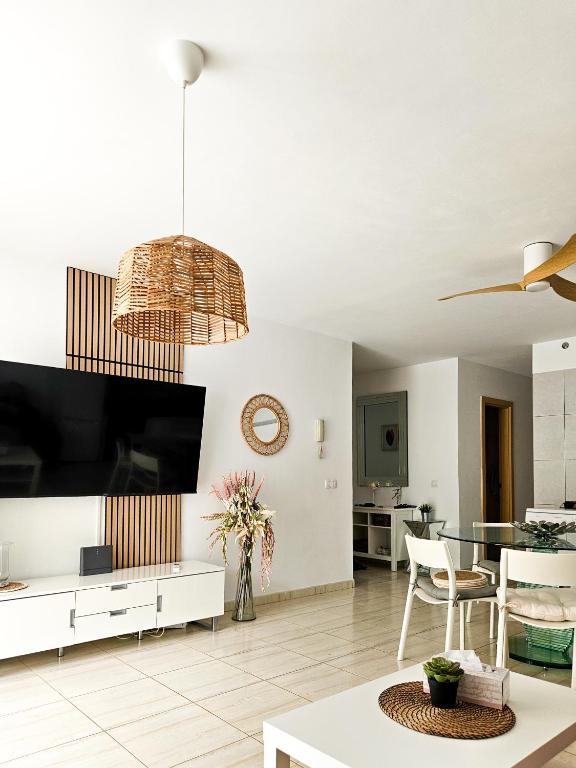 4 Bedrooms Ocean View Amarilla Golf - 4