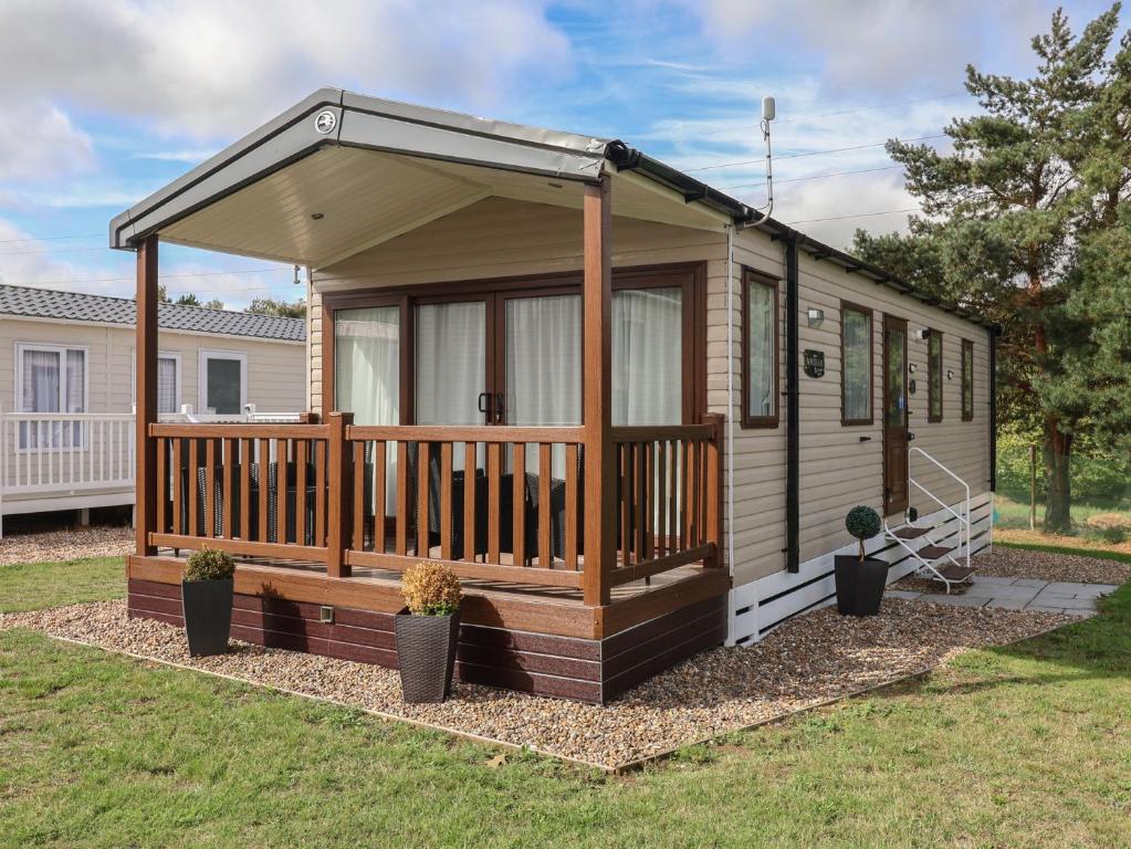Stag Lodge, Caravan 70, Fritton Norfolk