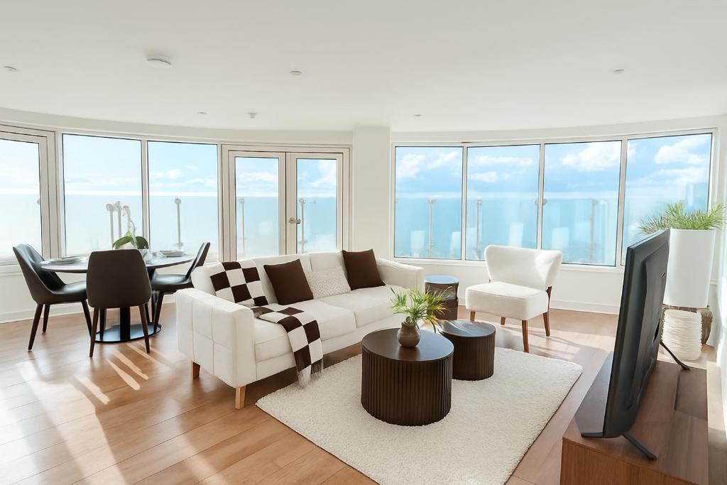 Luxury 2BR Penthouse in Harrow with Balcony, Private Gym, Games Room & Guests Lounge, Harrow