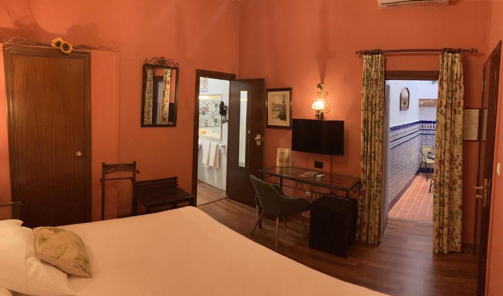 Hotel Abanico Casa Palacio — Hotel rooms in Seville, Andalusia
