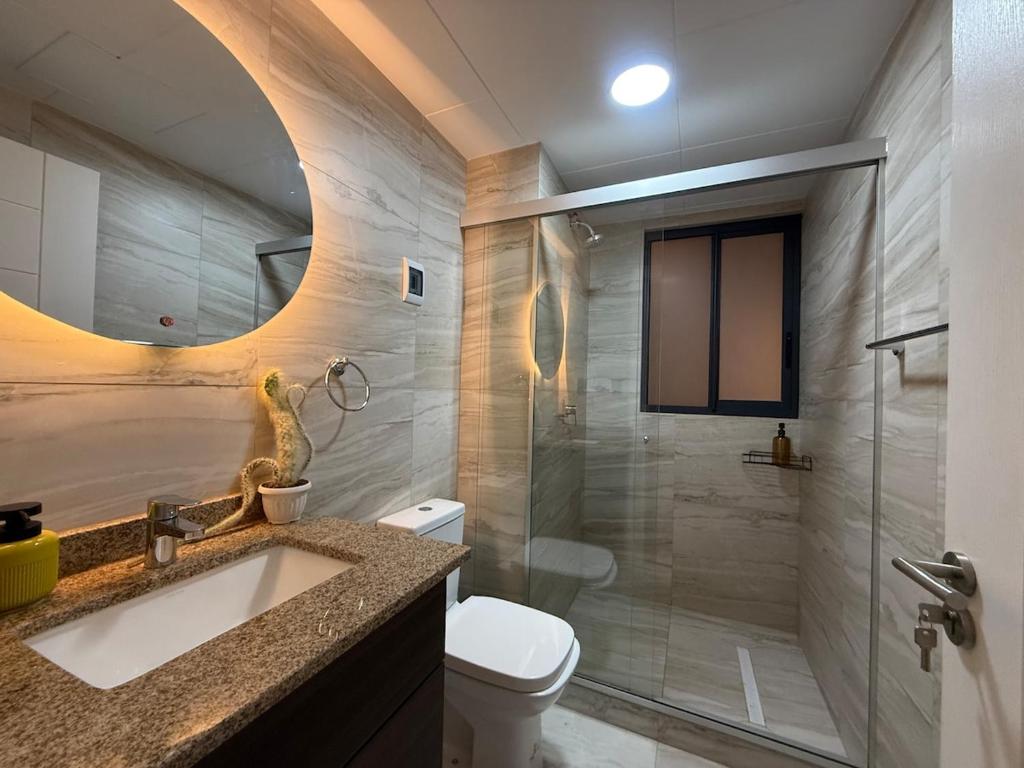 Departamento con patio frente a Embajada Americana - 2