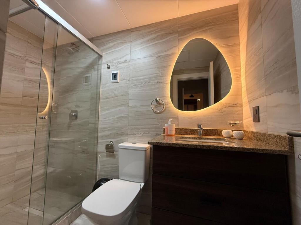 Departamento con patio frente a Embajada Americana - 3