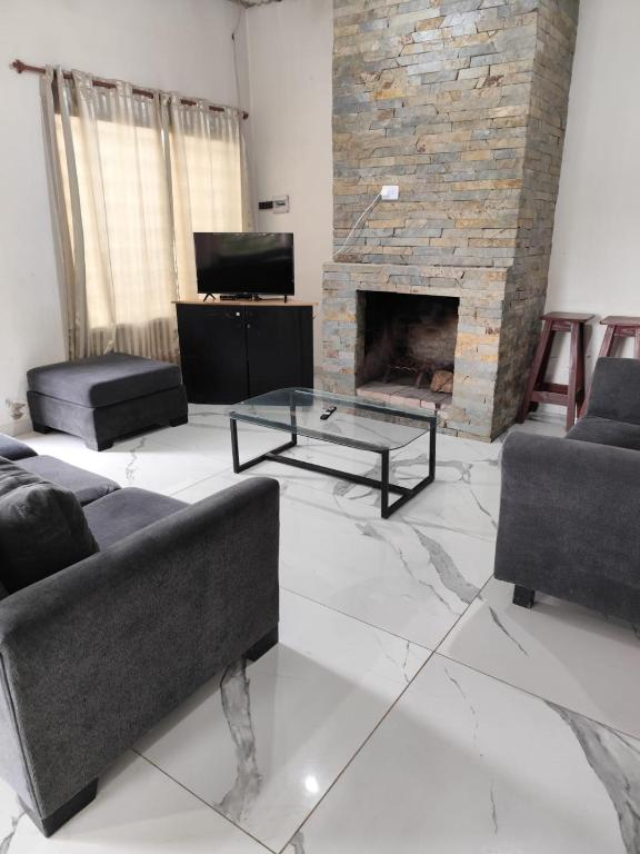 Mi Quinta tu Quinta - 4