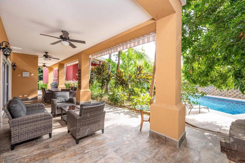 Las Brisas 2-1, Playa Hermosa