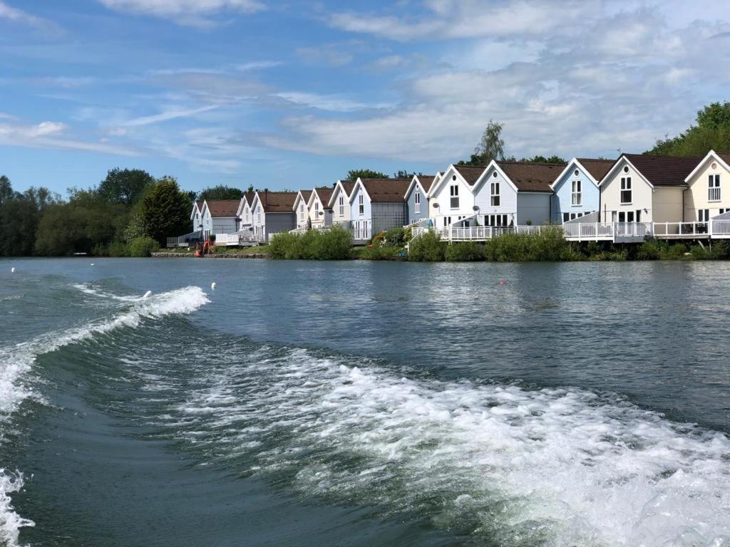 Spring lake lodge, South Cerney