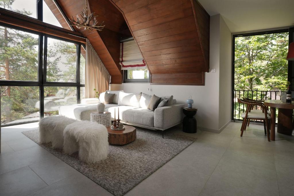Gigi Mountain Home - 2