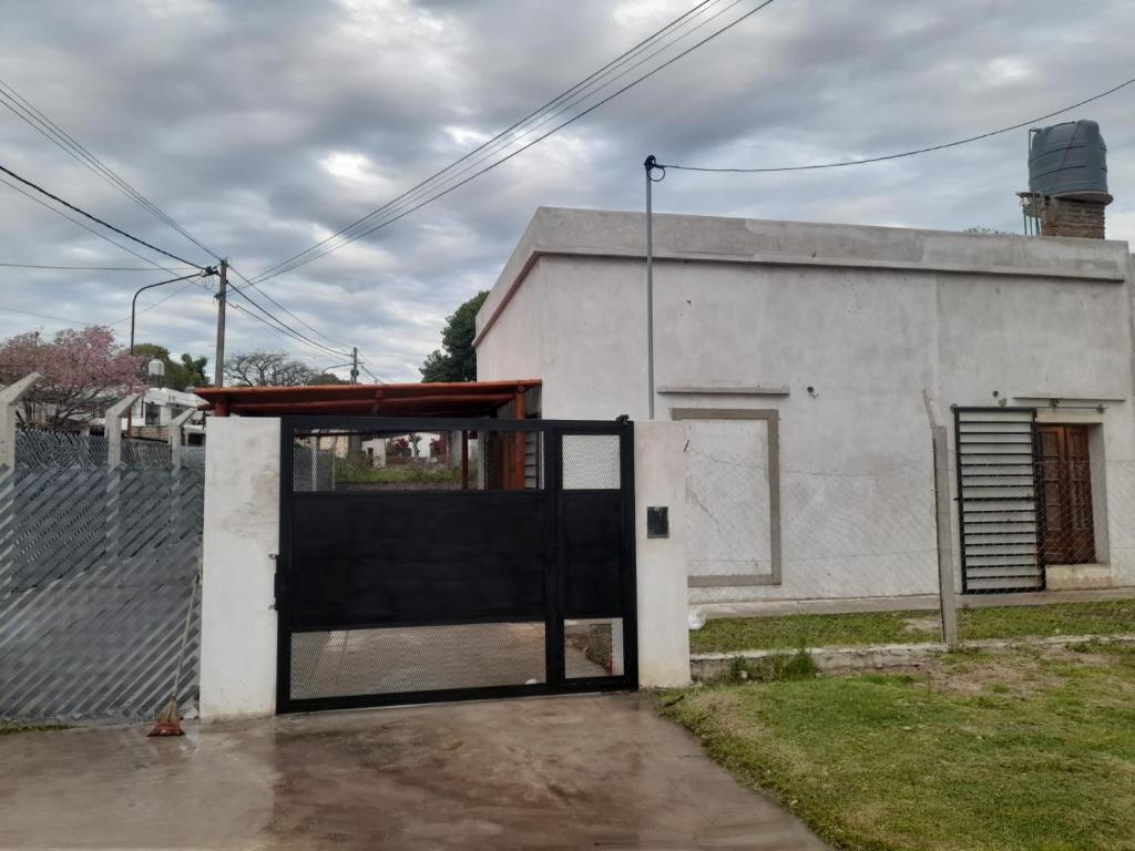 La Esquina en el Rio - 1